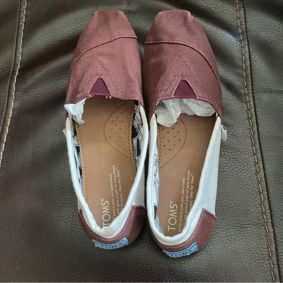 Toms Shoes - TOMS Women's Maroon Canvas Flats